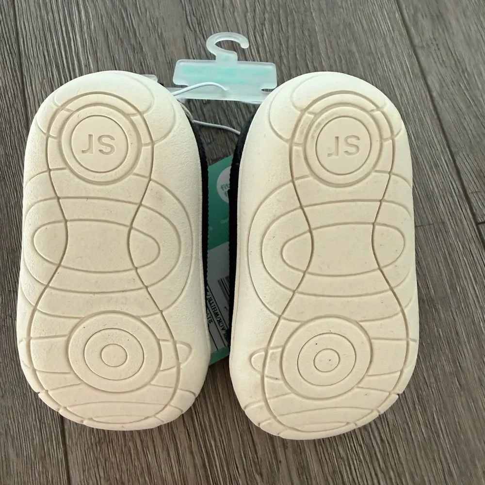 Stride Rite Black and White Baby Sneakers Size 3